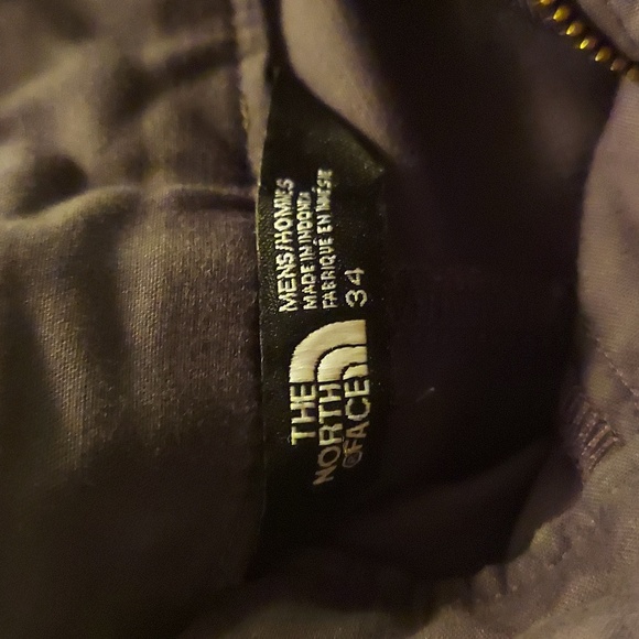Men's North Face shorts - Picture 4 of 7
